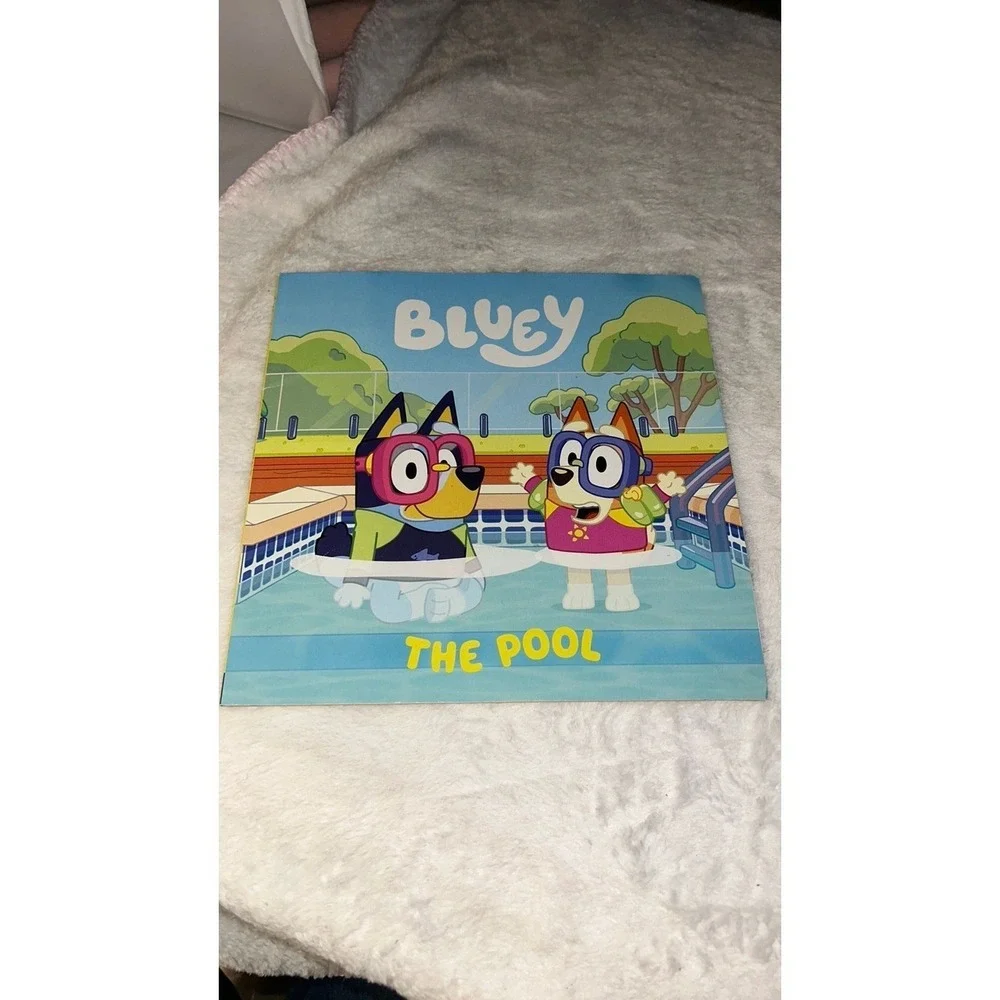 Bluey and Bingo Plush Toy Set with The Pool Paperback Book Bundle
